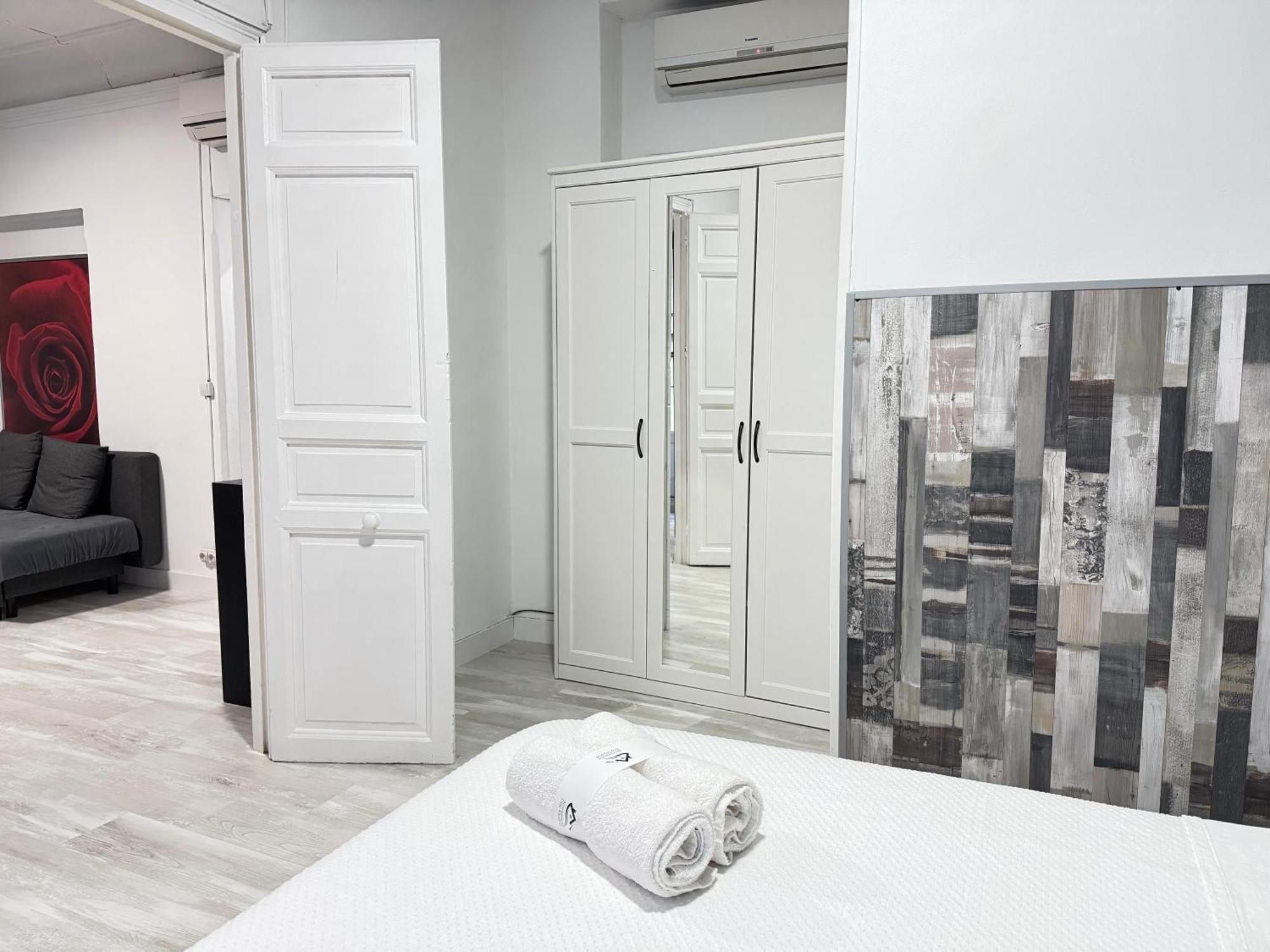 Apartamentos Day Madrid Gran Via Centro Sol Malasana 외부 사진