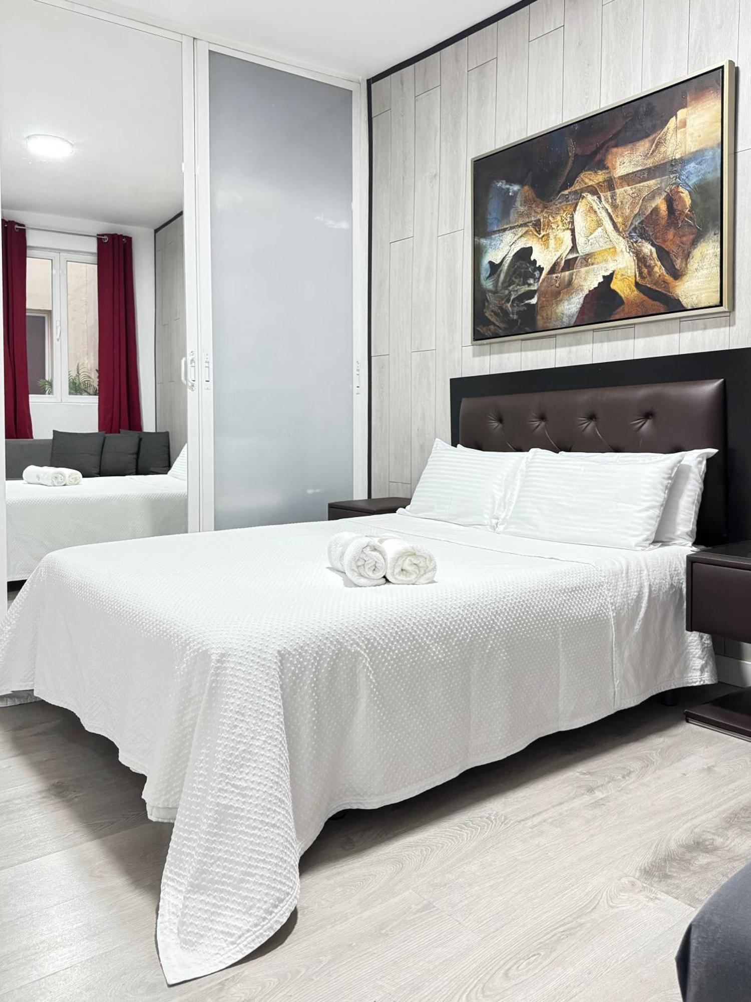 Apartamentos Day Madrid Gran Via Centro Sol Malasana 외부 사진
